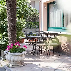  Hotel Oasis